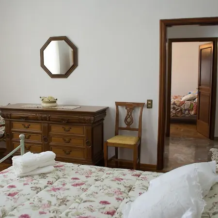 La Casa Di Lory Apartment *